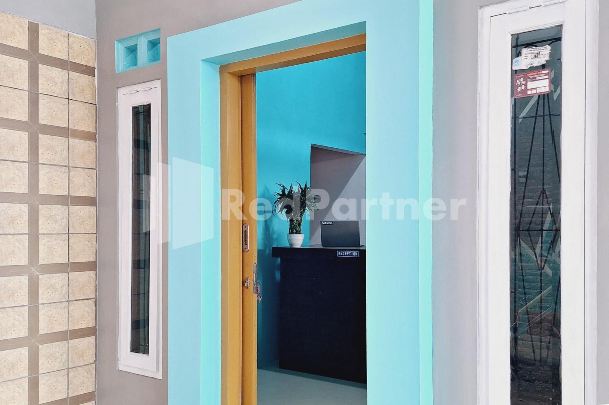 Hotel Griya Prashasta Mitra Reddoorz Kediri  Exterior foto