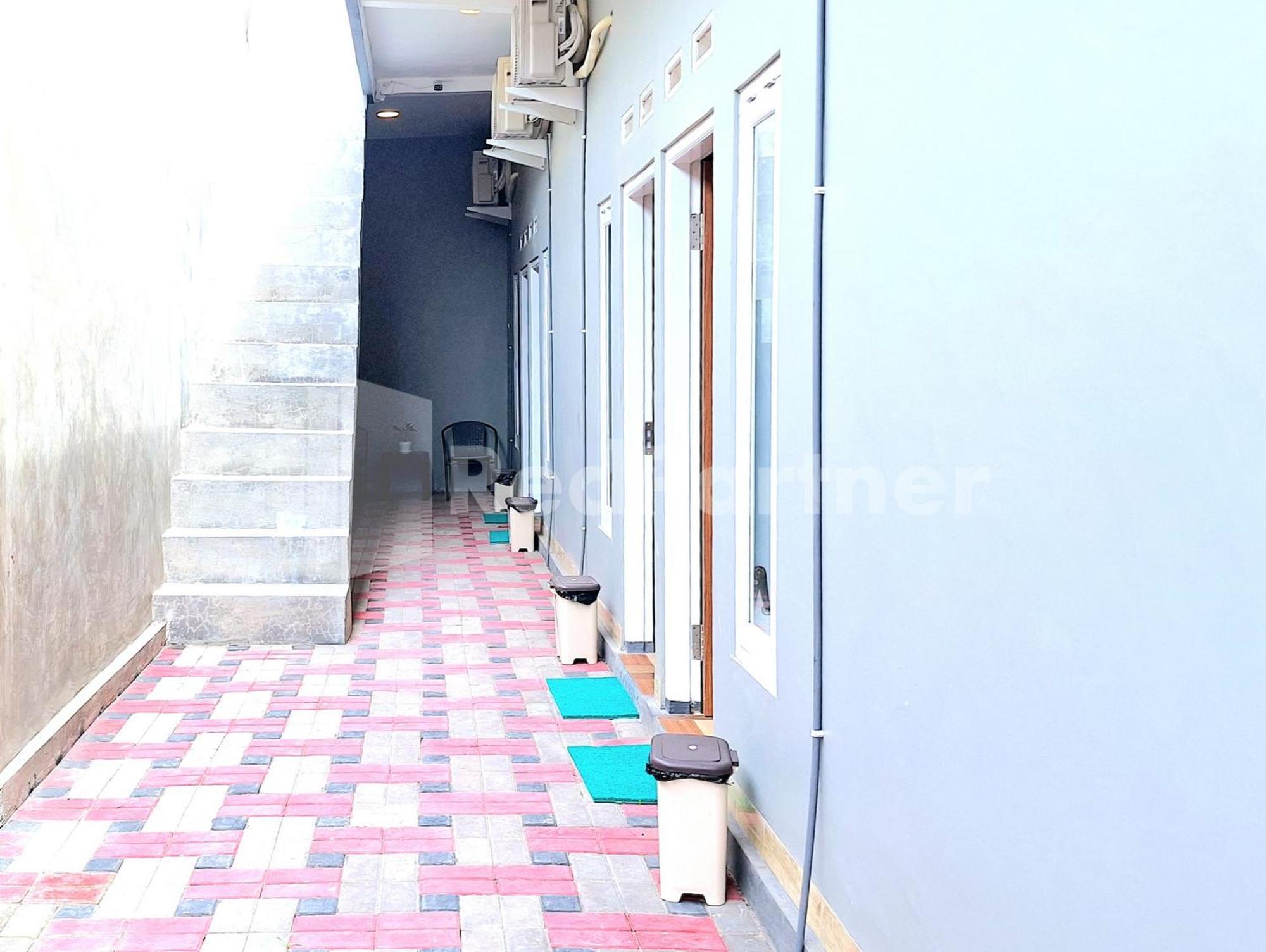 Hotel Griya Prashasta Mitra Reddoorz Kediri  Exterior foto